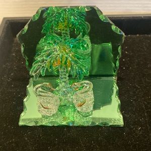 NIB Spun Glass Pair of Swans under Palm Tree on Scalloped Mirror Base